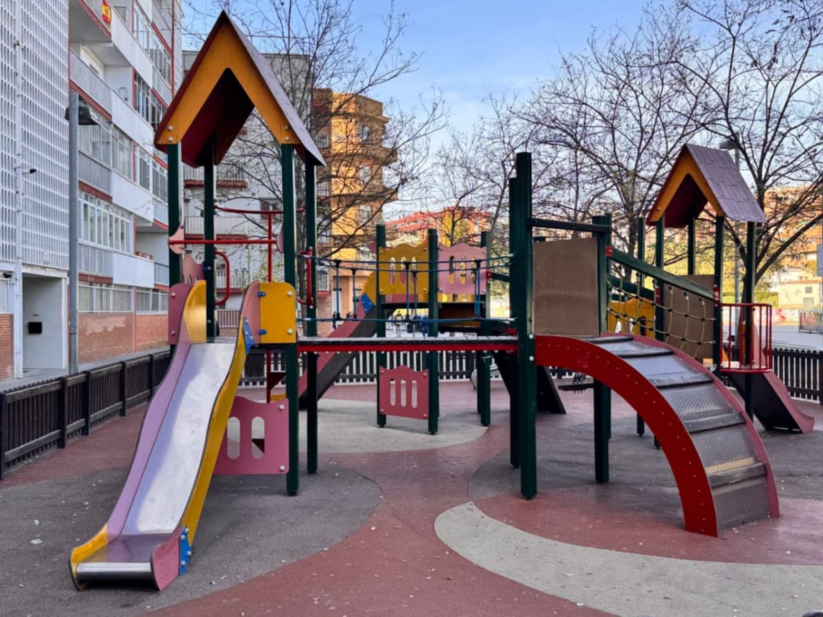 Parque niños Av primavera Acacia