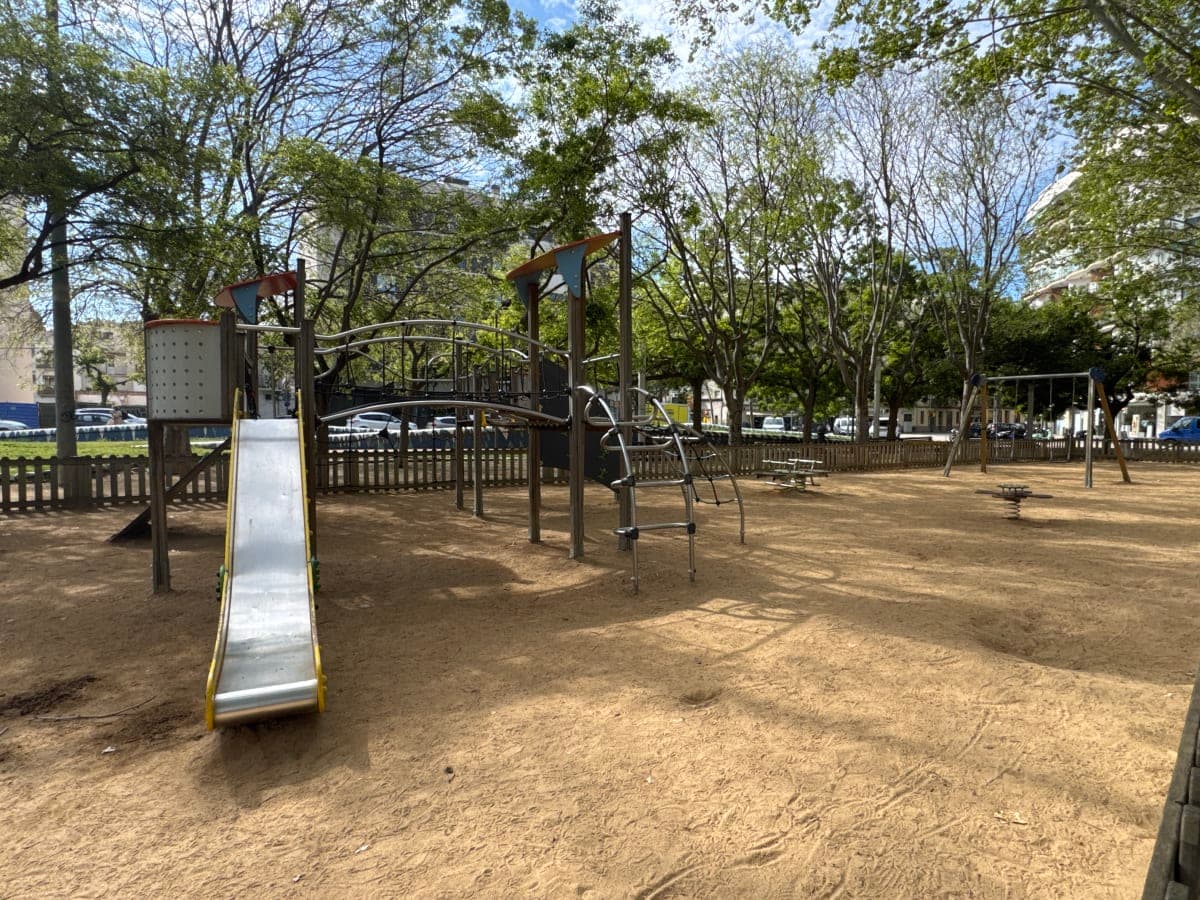 Parc infantil Jardi de Gandhi